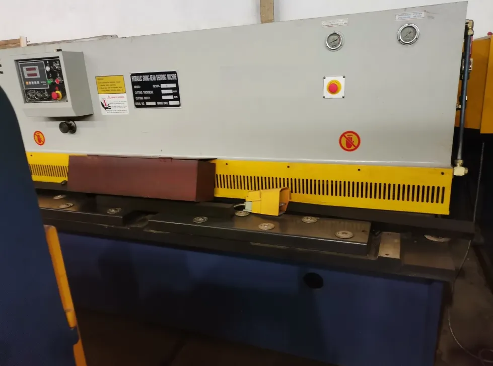 HYDRA SHEAR 2500MM X 8MM